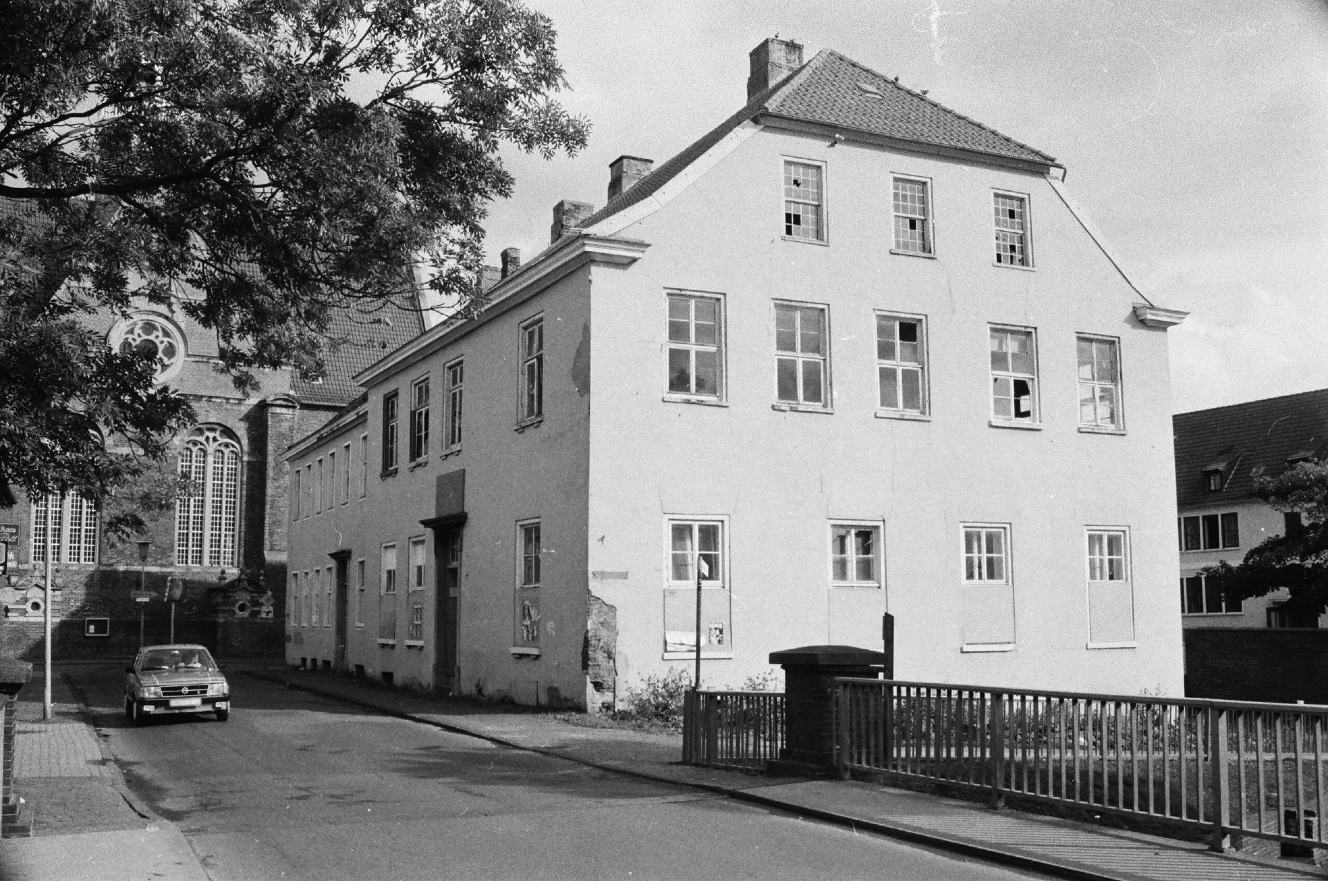 01-fotos_vor_sanierung_1986_4.jpg